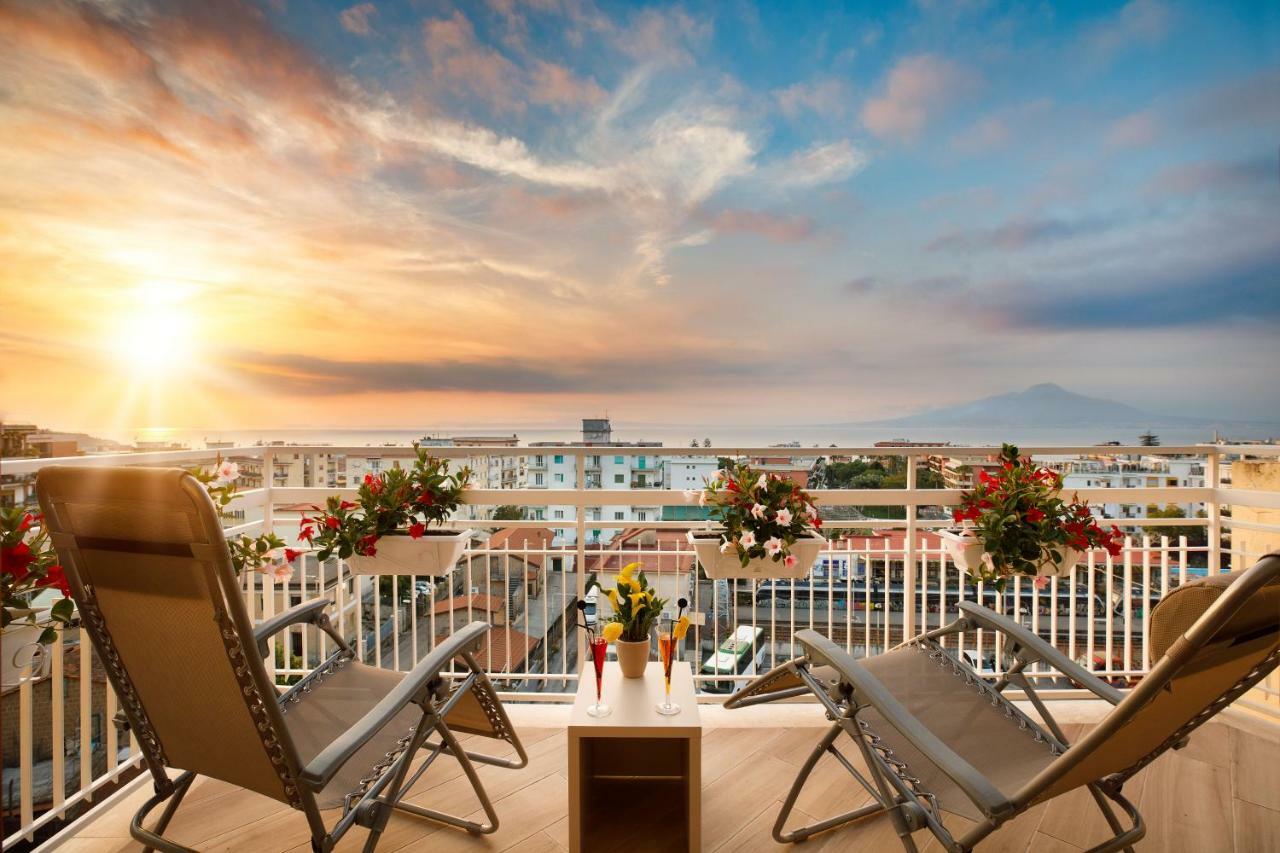 Le Muse Suite Sorrento Esterno foto