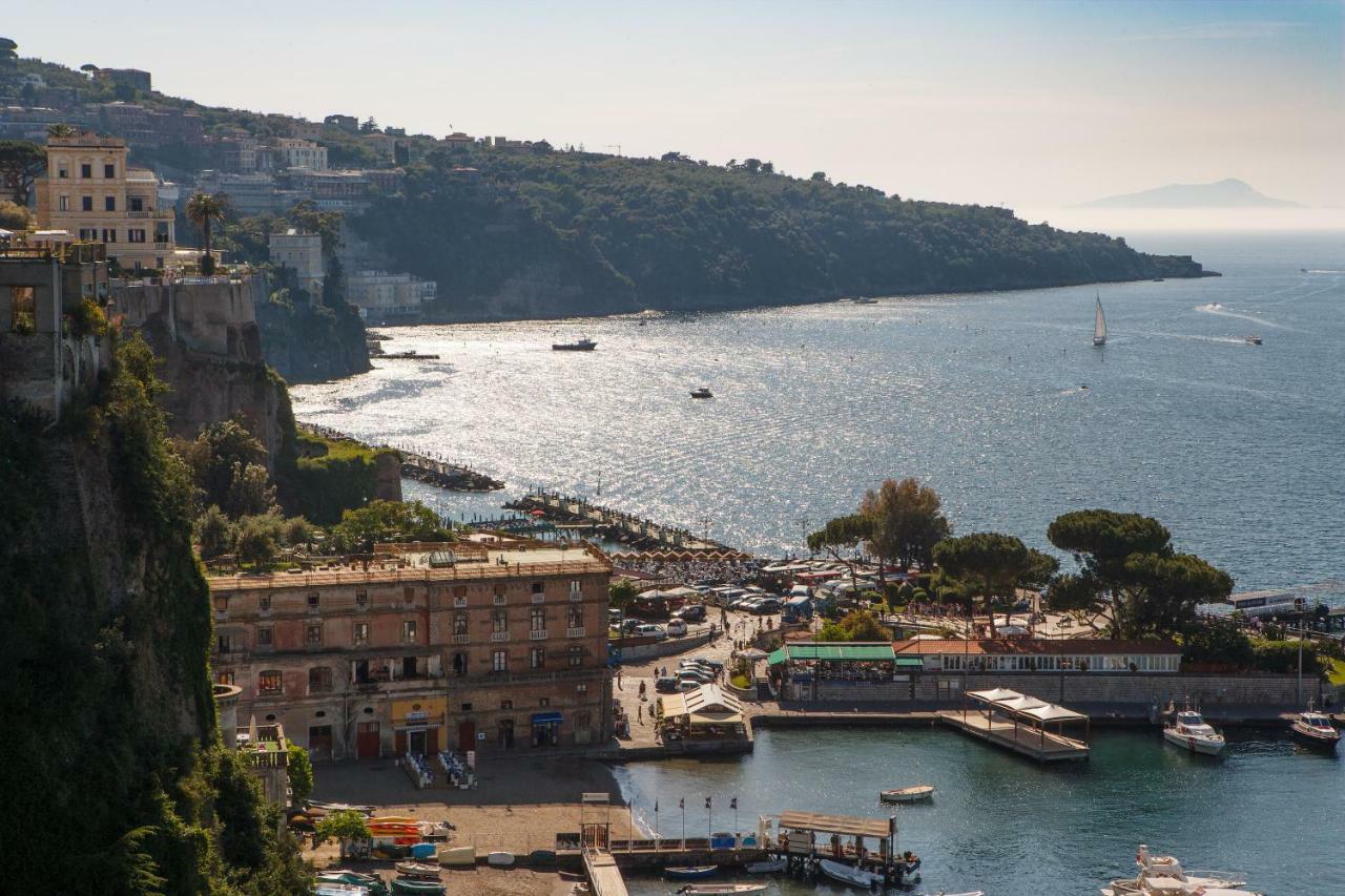 Le Muse Suite Sorrento Esterno foto
