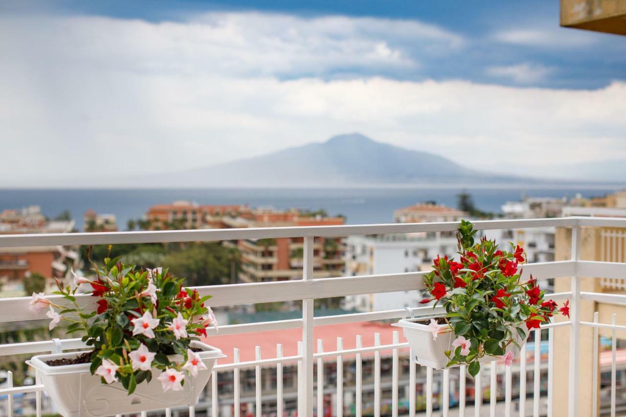 Le Muse Suite Sorrento Esterno foto
