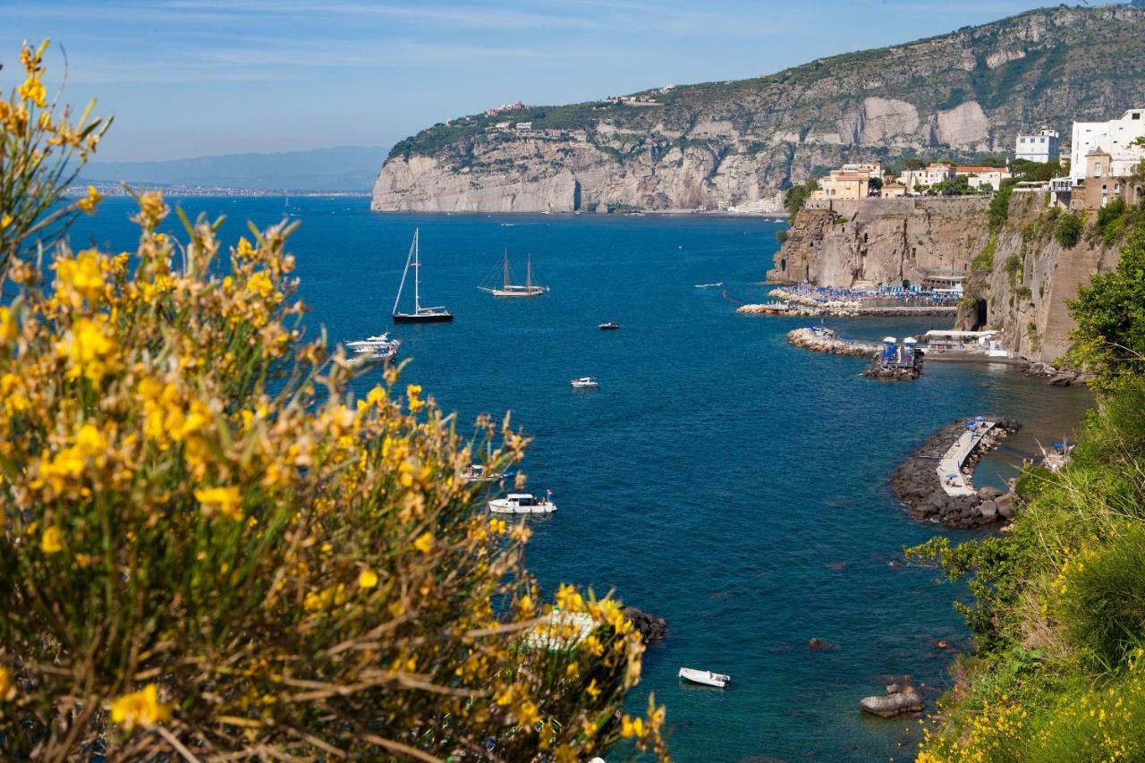 Le Muse Suite Sorrento Esterno foto