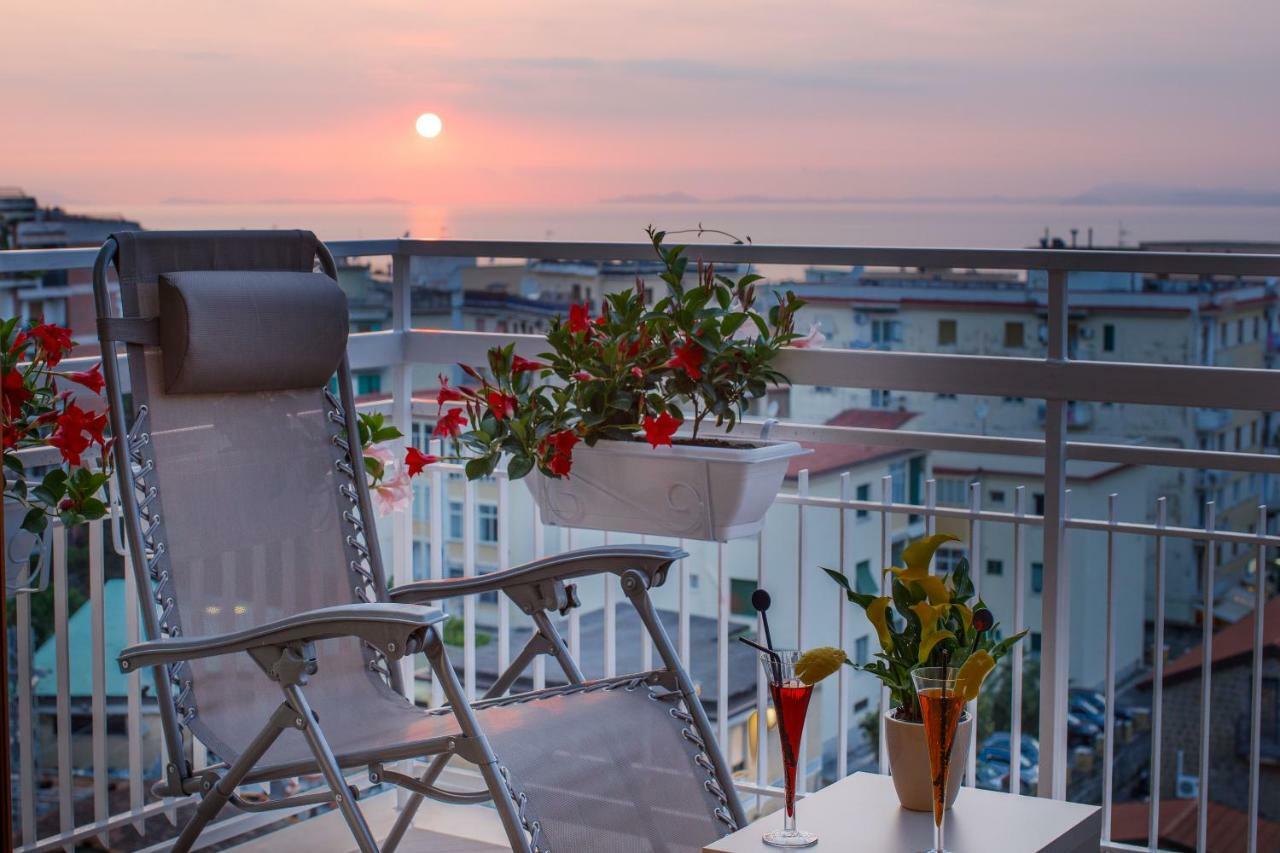 Le Muse Suite Sorrento Esterno foto