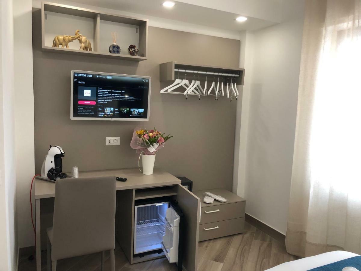 Le Muse Suite Sorrento Esterno foto